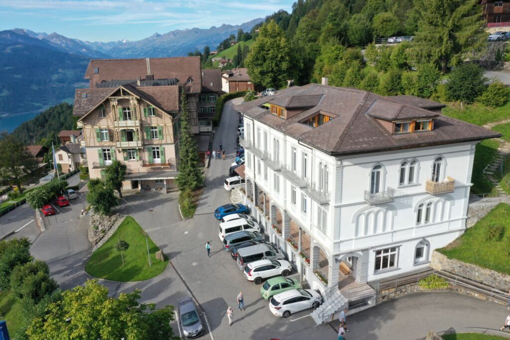 Sicht auf Haupthaus und Weisses Haus