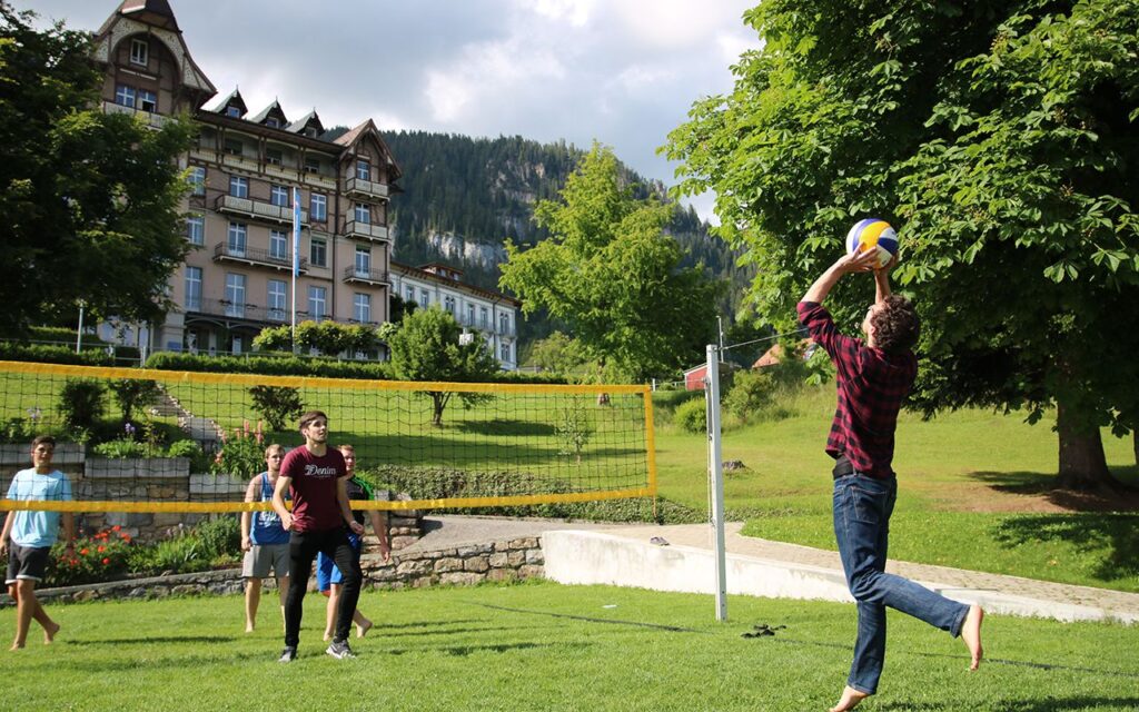 Park mit Volleybaldfeld